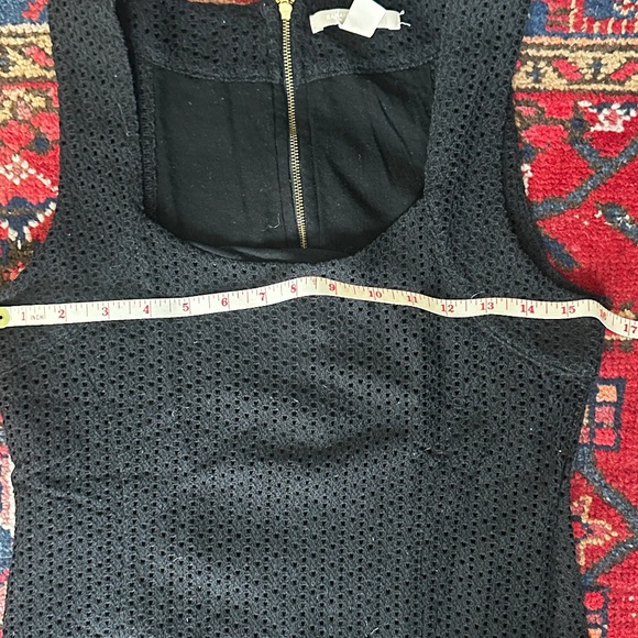 Short-Sleeve Neutral Top Bundle: Banana Republic, J.Crew, BCBG, Simons, ark & Co - Picture 7 of 14